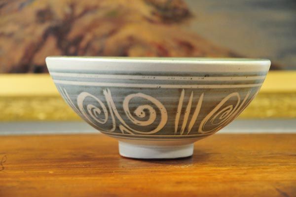 Hanmer Pottery pedestal bowl (large)