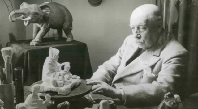 Doulton Burslem: Sung Flambe large Elephant