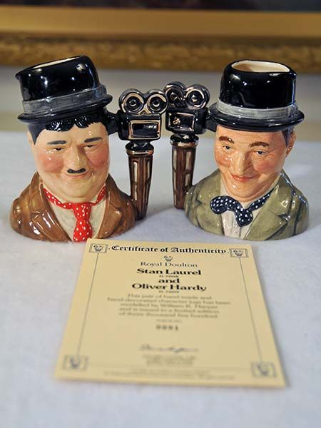 2x jugs, Laurel &amp; Hardy D7008 D7009