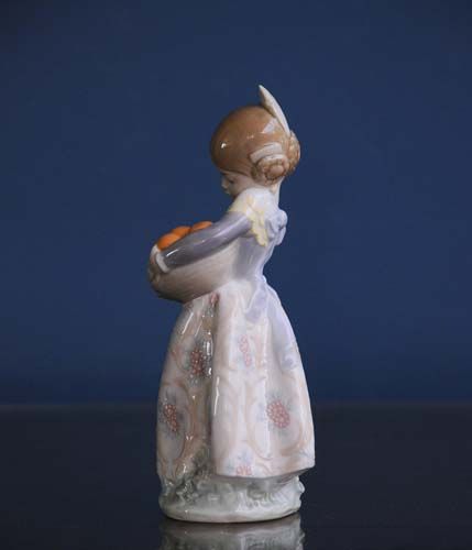 Lladro: Lladro - Valencia Girl with Basket of Oranges