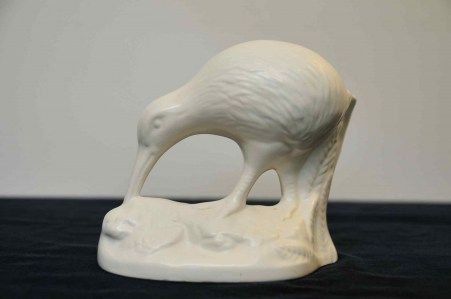 Crown Lynn: Crown Lynn - Kiwi, white coloured