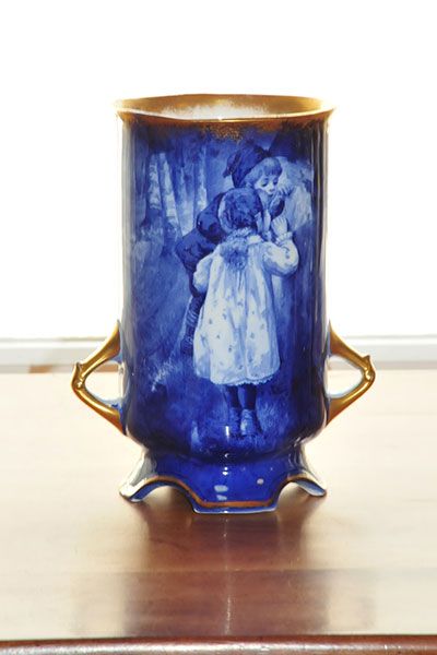 Royal Doulton - Blue children vase