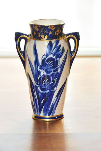 Royal Doulton - Blue Iris Vase