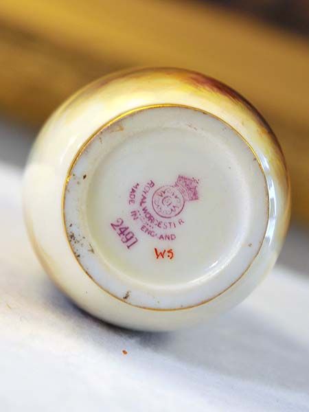 China & Ceramics: Royal Worcester Harry Stinton Vase c1937