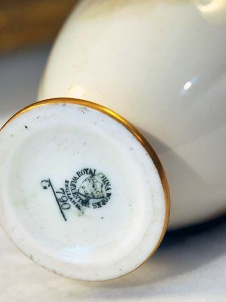 Royal Worcester: Royal Worcester Stinton Pheasants Vase 