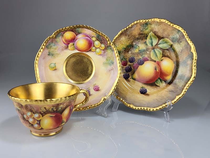 Royal Worcester: Royal Worcester Trio - Fruit