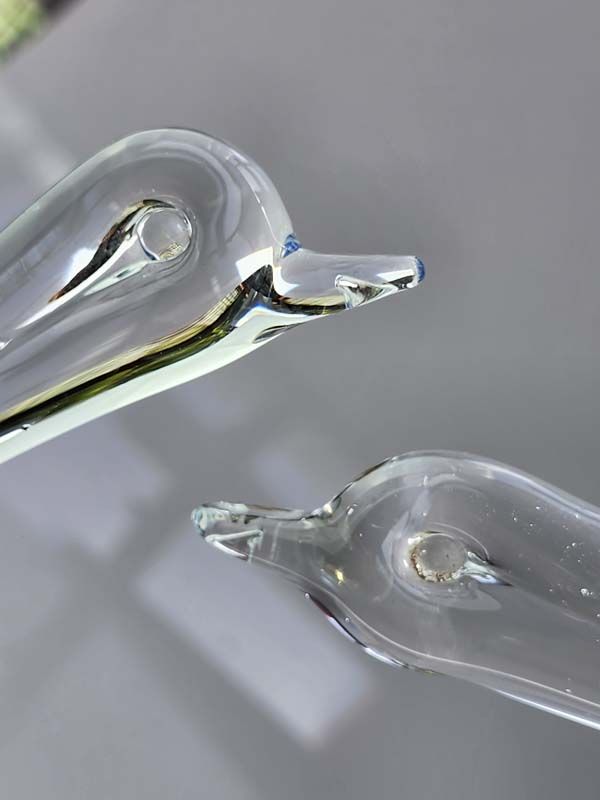 Glass: Art glass Swans (Pair)