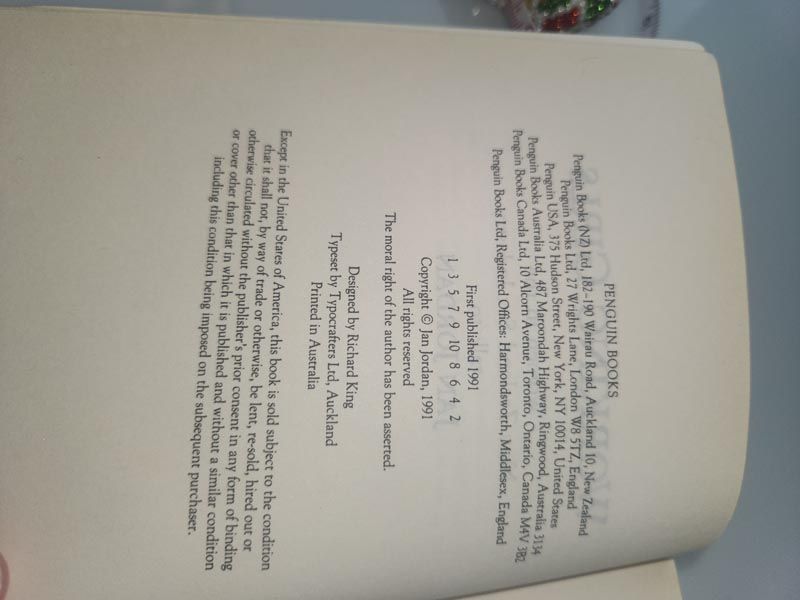 New Zealand books: Working Girls   in the New Zealand sex industry.