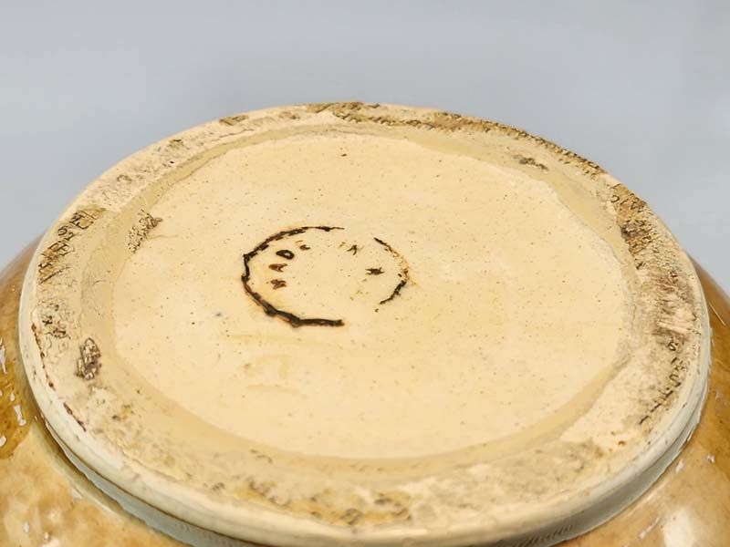 Crown Lynn: Ambrico Brown vase