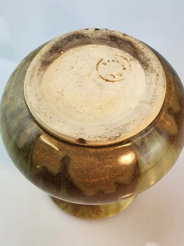 Crown Lynn: Ambrico Green/Brown vase