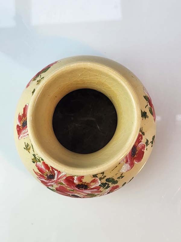 NZ Pottery: Ambrico flower vase