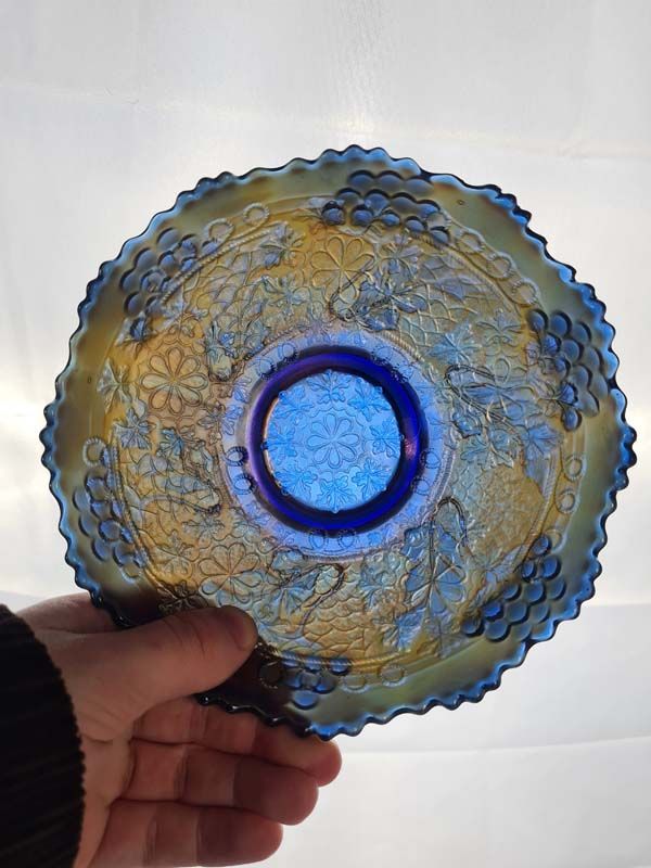 Glass: Carnival Glass Bowl Leaf Chain