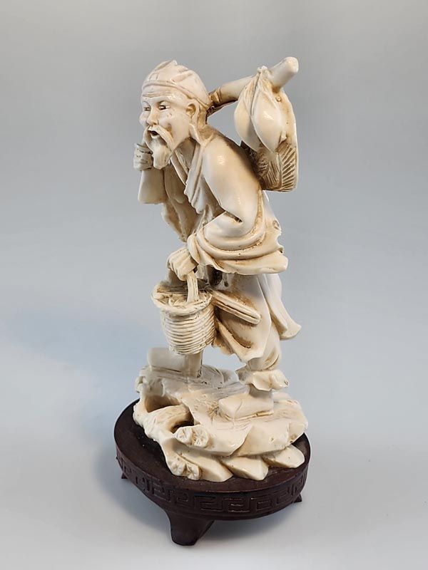 Asian items: Chinese fisherman figurine
