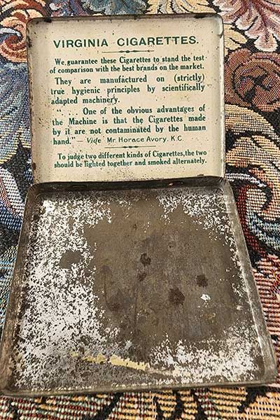 Curios: Clarence Cigarettes Tin