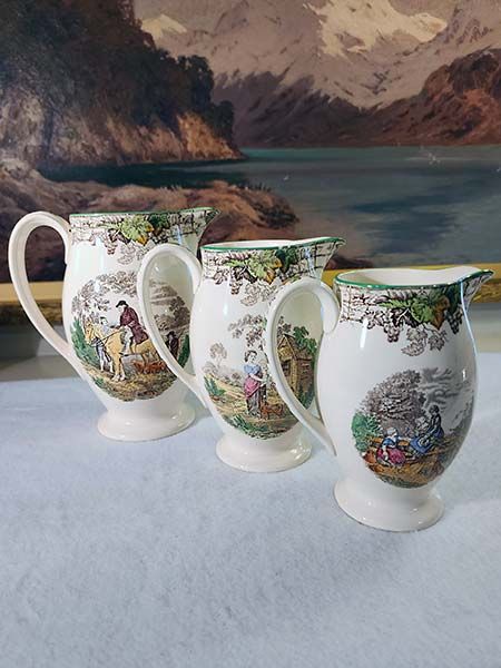 Spode: Graduated jugs, Spode's Byron.