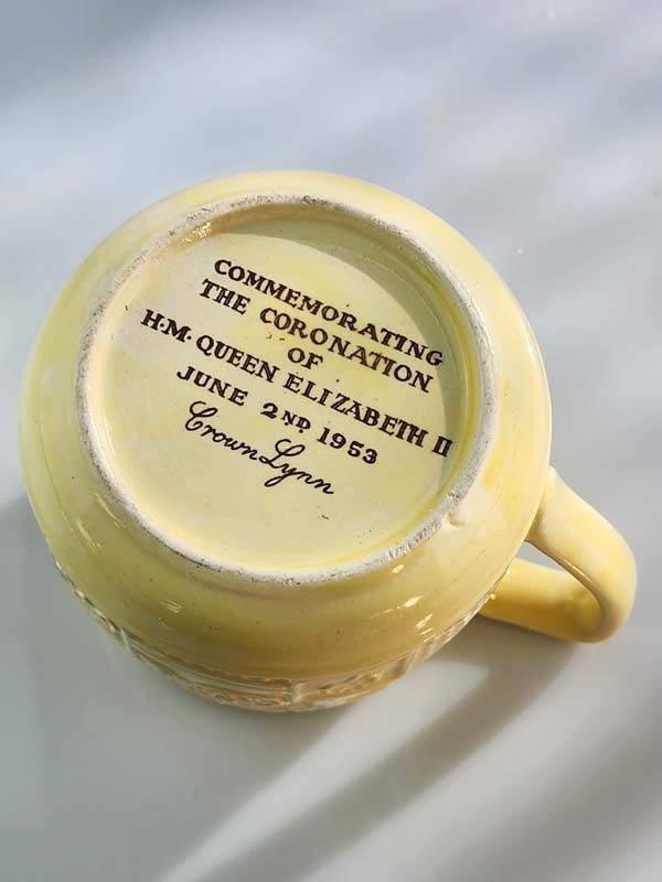 Crown Lynn: Crown Lynn - Coronation QE2 Mug