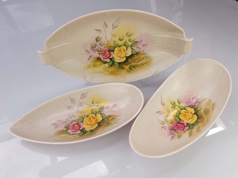 Crown Devon - Three Wilcox dishes