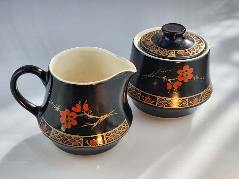 NZ Pottery: Crown Lynn - tea set
