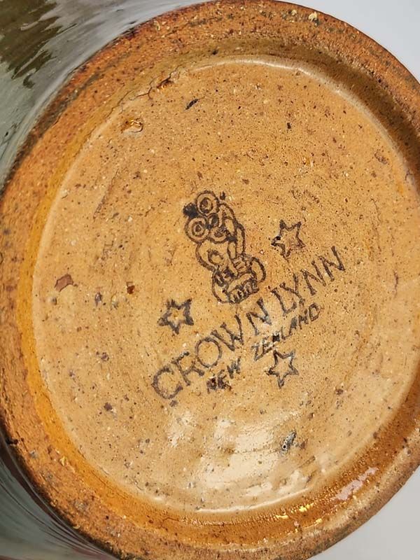 Vintage & Retro: Crown Lynn Daniel Steenstra Vase