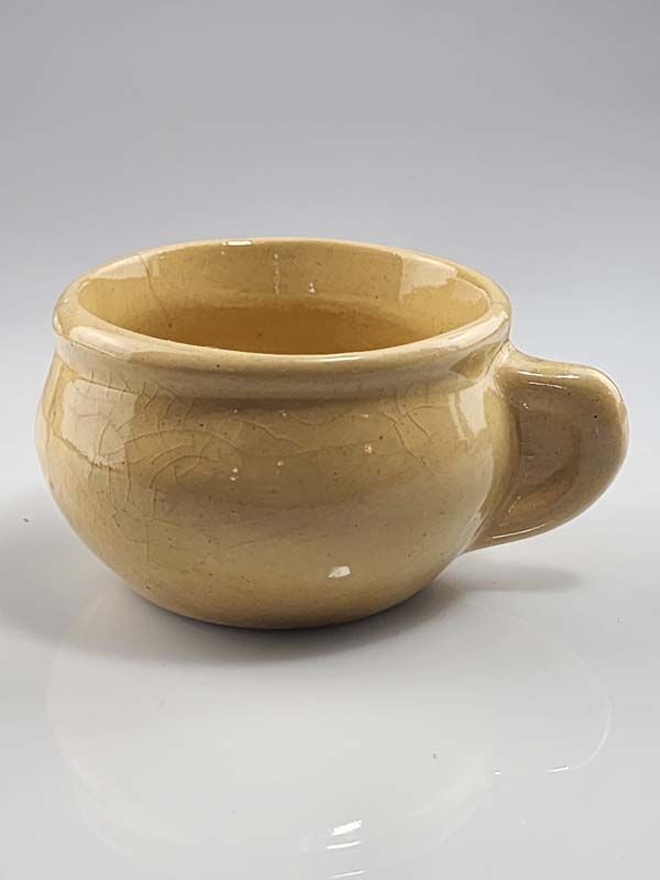 NZ Pottery: Rare Crown Lynn Miniature Mugs