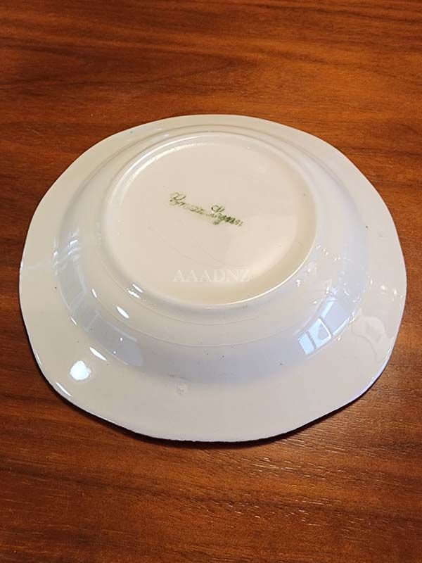 NZ Pottery: Crown Lynn - Rotorua Souvenir Dish