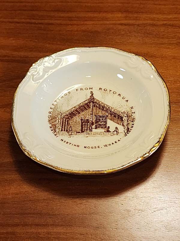Crown Lynn - Rotorua Souvenir Dish