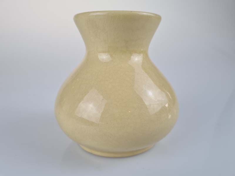 Crown Lynn Ambrico cream vase