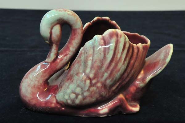 NZ Pottery: Crown Lynn - Swan, coloured
