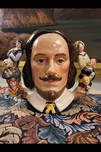 Character Jugs: William Shakespeare D6933 - Royal Doulton Character Jug