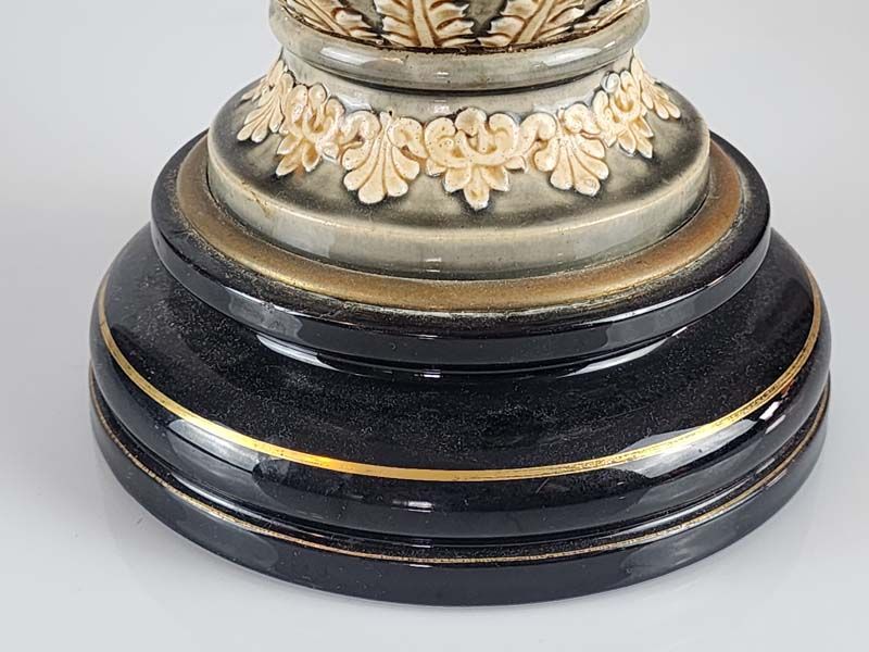 Doulton Lambeth: Doulton Lambeth Oil Lamp