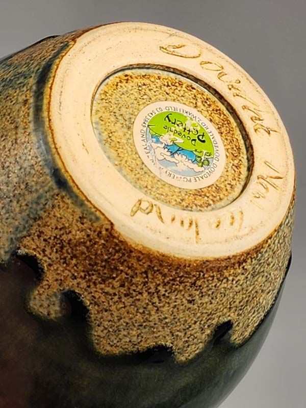 - Signed studio pottery: Dovedale pottery potpourri