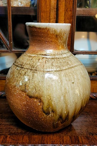 NZ Pottery: Estelle Martin Pottery Vase