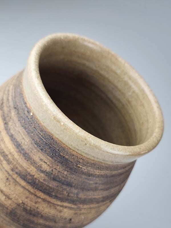 - Signed studio pottery: Frederika Ernsten - Vase