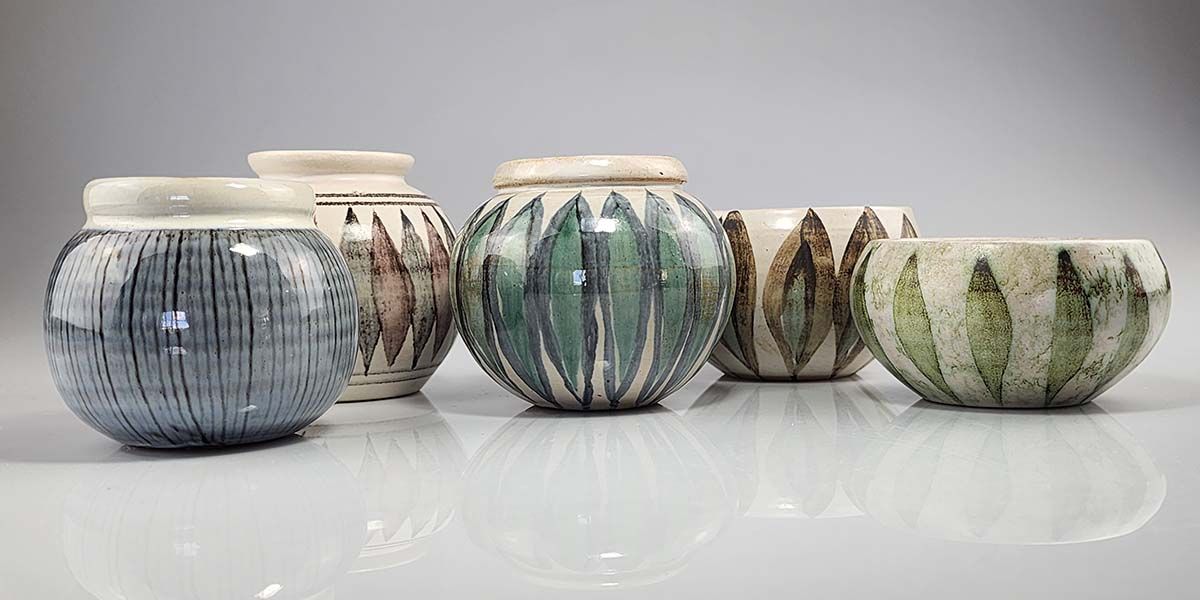 NZ Pottery: Hanmer pottery gloss vase