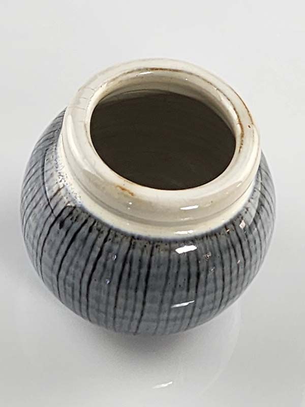 NZ Pottery: Hanmer pottery gloss vase