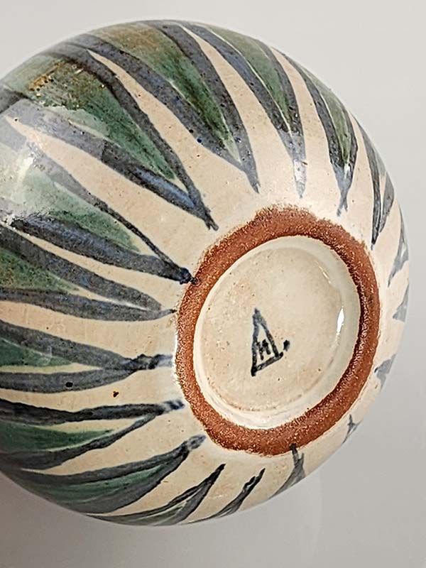 NZ Pottery: Hanmer pottery gloss vase