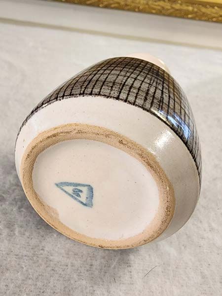 NZ Pottery: Hanmer pottery vinegar jug