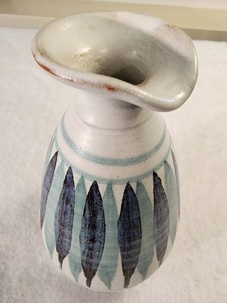 NZ Pottery: Hanmer pottery vinegar jug