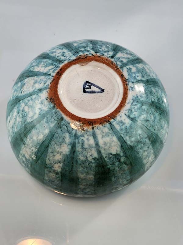 Hanmer pottery: Hanmer pottery bowl