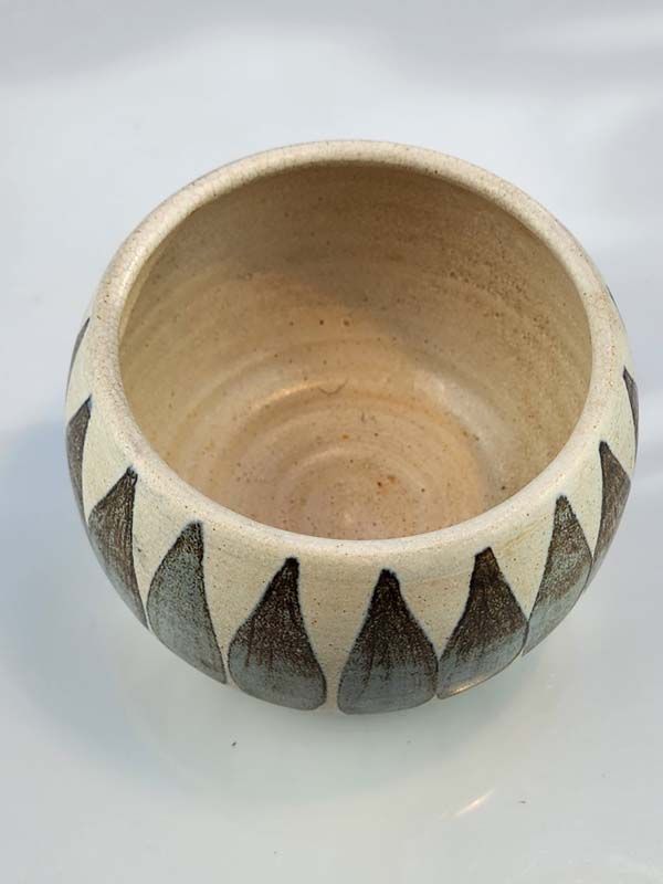 Hanmer pottery: Hanmer pottery bowl