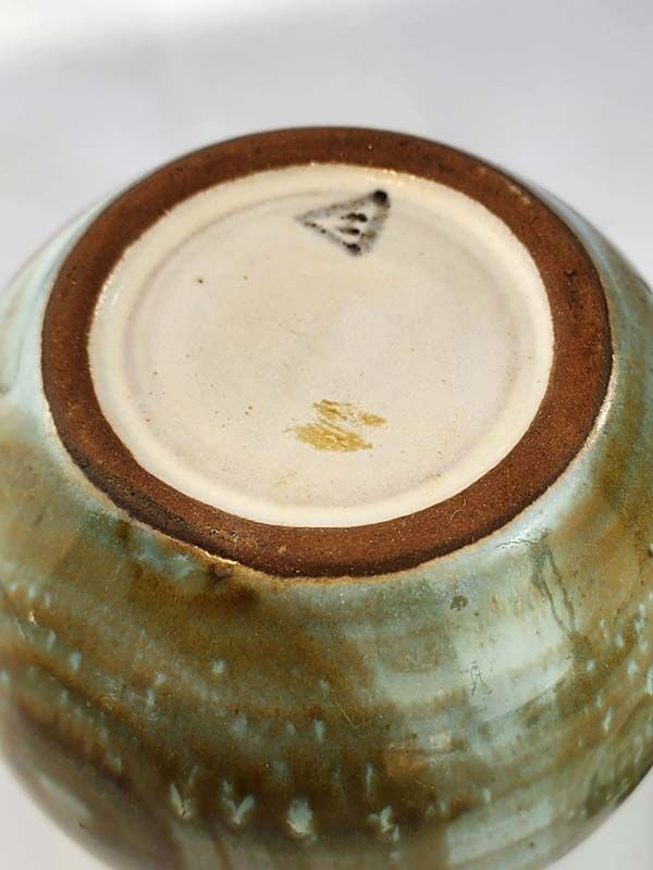 Hanmer pottery: Hanmer pottery lidded pot