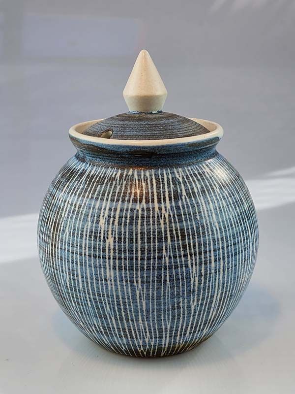 NZ Pottery: Pottery Vases - Honey Pot Gallery