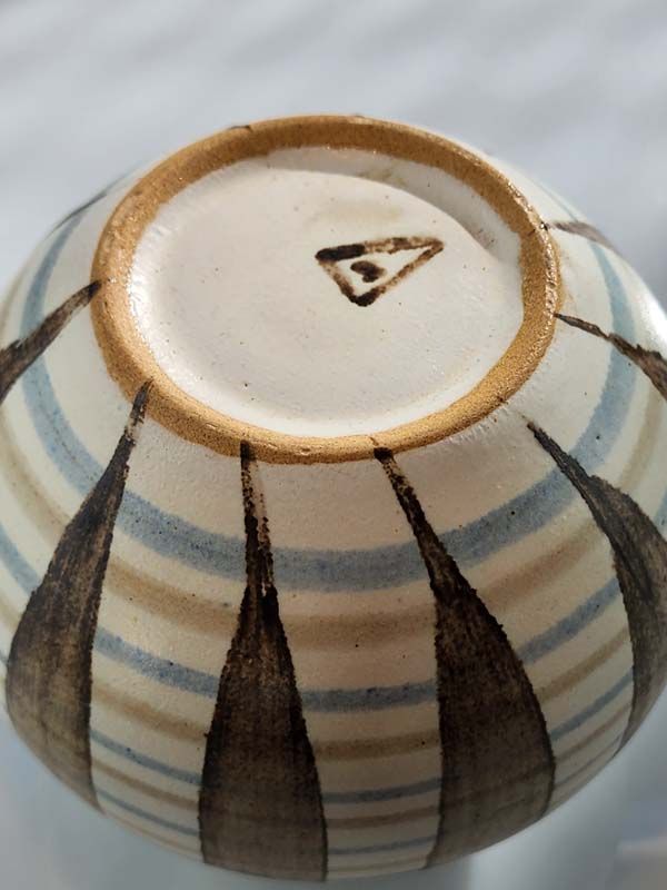 Hanmer pottery: Hanmer pottery vase