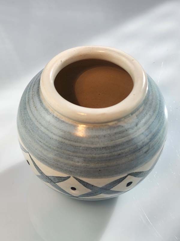 Hanmer pottery: Hanmer pottery vase