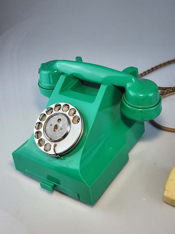Vintage & Retro: Jade Green Bakelite Telephone