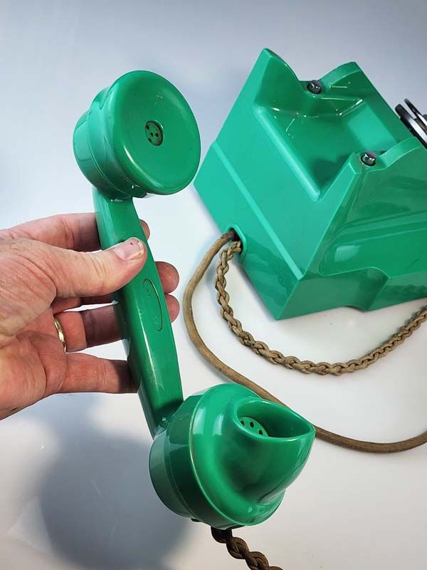 Retro Electronics: Jade Green Bakelite Telephone