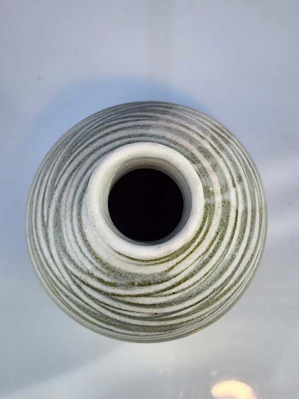 NZ Pottery: John Lawrence - Vase