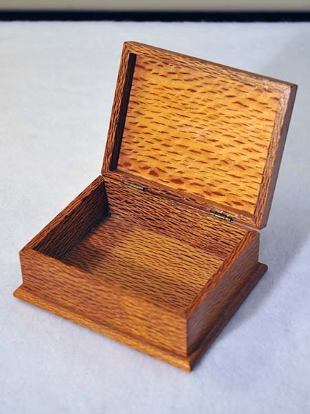Wooden items: Kiwiana paua kiwi box