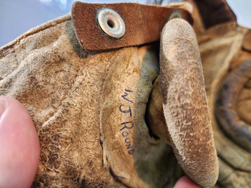 Vintage & Retro: Leather flying helmet