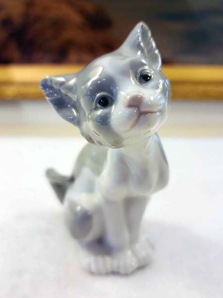 Lladro - Model #01005113: Feed Me